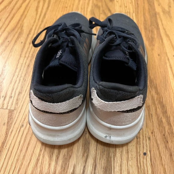 Adidas Big Kids Running Shoes Size 5 - Picture 3 of 6